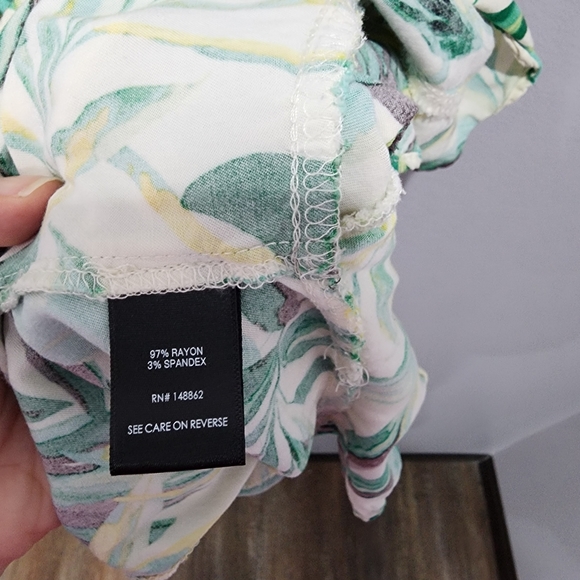 Torrid Challis Tie Front Ruffle Hem Painted Leaves Romper Size 2 - Picture 6 of 11